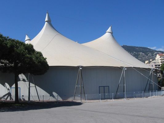 Ingrosso Hotel Tenda Tarpaulin Struttura architettonica di membrana di trazione Laboratorio Corridoio Tessuto rivestito in PVC